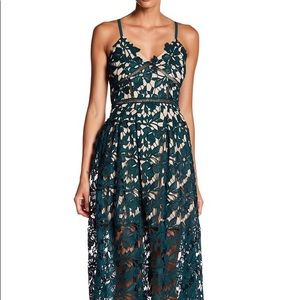 Lace midi dress in Dark Green
